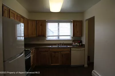 736 Bennett Avenue, Glenwood Springs, CO 81601 - Photo 2