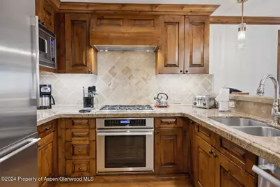 415 E Dean St., Unit 16, Week 9, Aspen, CO 81611 - Photo 6