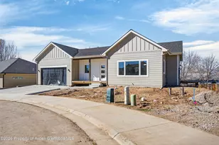 353 Roan Ct, Silt, CO 81652 - Photo 2