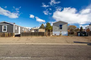 104 Mahogany Cir, Parachute, CO 81635 - Photo 2