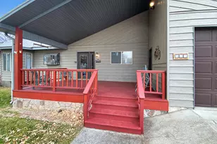 925 Cleveland St, Meeker, CO 81641 - Photo 4