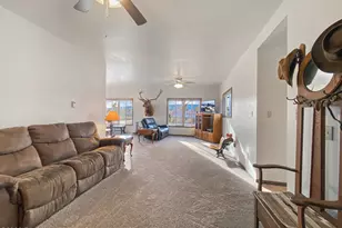 925 Cleveland St, Meeker, CO 81641 - Photo 14