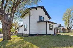 949 Breeze St, Craig, CO 81625 - Photo 2