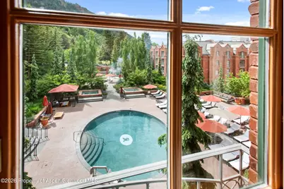 315 E Dean Street #B52/Wks 9, 11, 28, 39, Aspen, CO 81611 - Photo 4