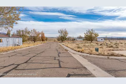 801 Blue Mountain Avenue, Dinosaur, CO 81610 - Photo 6