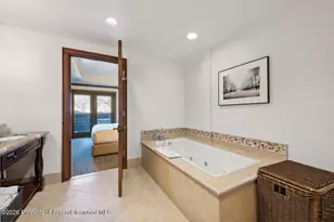 415 E Dean St Unit 15 Weeks 51/52, Aspen, CO 81611 - Photo 14