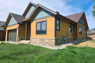 837 Ute Cir, New Castle, CO 81647 - Photo 2