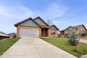 837 Ute Cir, New Castle, CO 81647 - Photo 1