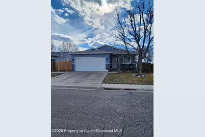 377 W Orchard Avenue, Silt, CO 81652 - Photo 2