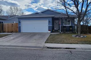 377 W Orchard Ave, Silt, CO 81652 - Photo 2