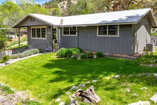 910 Lincoln Ave, Glenwood Springs, CO 81601 - Photo 2