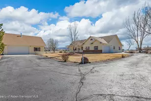 67196 Sunnyside Rd, Montrose, CO 81401 - Photo 2