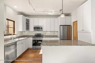 1002 Colorado Ave, Carbondale, CO 81623 - Photo 4