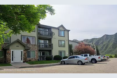 792 Castle Valley Boulevard #H, New Castle, CO 81647 - Photo 2