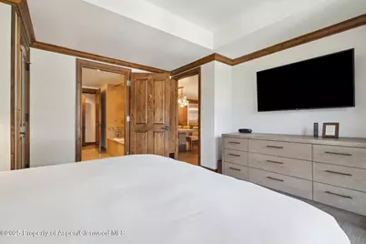 415 E Dean St, Unit 36, Wks 11 & 12, Aspen, CO 81611 - Photo 14