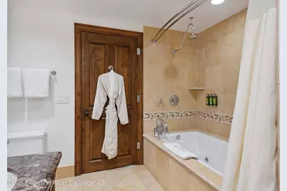 415 E Dean St, Unit 30, Week 10, Aspen, CO 81611 - Photo 12