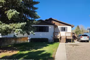 936 Legion St, Craig, CO 81625 - Photo 2