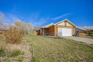 275 Bilsing St, Craig, CO 81625 - Photo 6