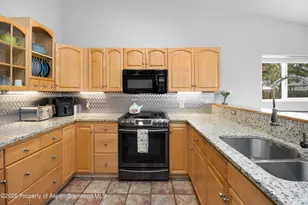 404 Ballard Cir, Silt, CO 81652 - Photo 8