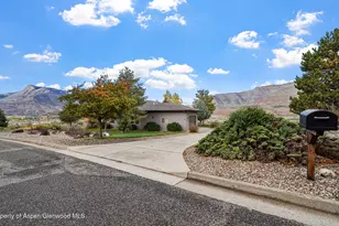19 Meadow Creek Dr, Parachute, CO 81635 - Photo 2