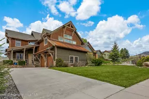 829 Ute Cir, New Castle, CO 81647 - Photo 2