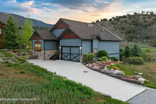 28 Broken Wing Dr, New Castle, CO 81647 - Photo 2