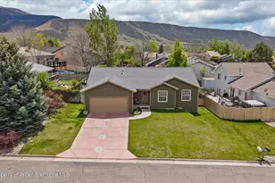 30 Juniper Ln, Parachute, CO 81635 - Photo 2