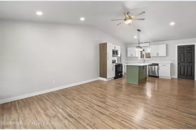 319 Gleneagle Circle, New Castle, CO 81647 - Photo 6