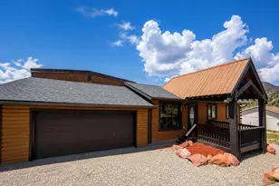 319 Glen Eagle Cir, New Castle, CO 81647 - Photo 4