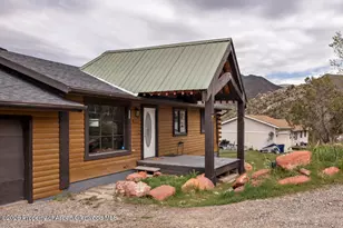 319 Glen Eagle Cir, New Castle, CO 81647 - Photo 4