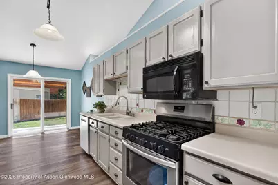 463 Palmetto Drive, New Castle, CO 81647 - Photo 10