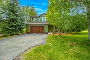 106 Wild Rose Dr, Glenwood Springs, CO 81601 - Photo 2
