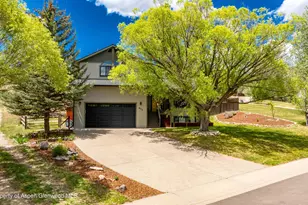 823 Mountain View Dr, New Castle, CO 81647 - Photo 4