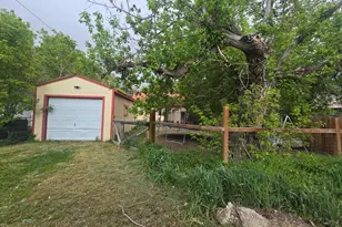 740 School St, Craig, CO 81625 - Photo 2