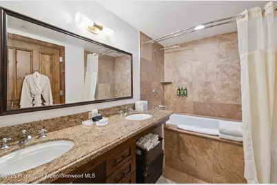415 E Dean,  Unit 44A, Week 9, Aspen, CO 81611 - Photo 6