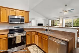 326 River View Dr, New Castle, CO 81647 - Photo 8