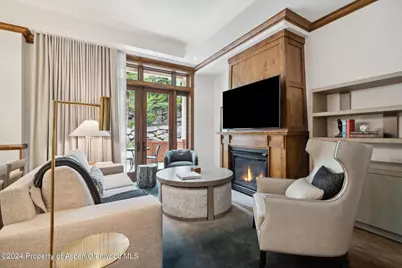 415 E Dean St., #7 Week 30, Aspen, CO 81611 - Photo 2