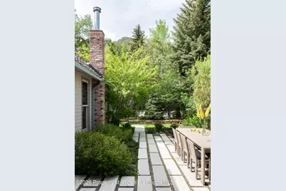 1006 E Cooper Avenue, Aspen, CO 81611 - Photo 4