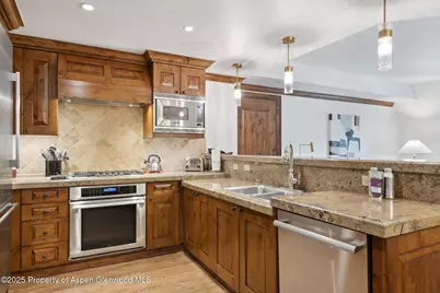 415 E Dean St, Unit 36, Week 33, Aspen, CO 81611 - Photo 6