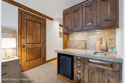 415 E Dean St, Unit 36, Week 33, Aspen, CO 81611 - Photo 30
