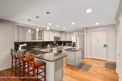 555 E Durant Avenue #4-E, Aspen, CO 81611 - Photo 8