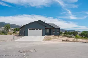 318 Eagle Ridge Dr, Parachute, CO 81635 - Photo 2