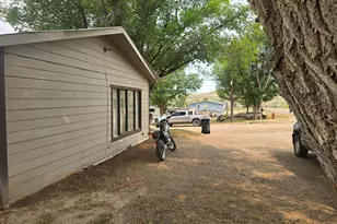 746 E 12th St, Craig, CO 81625 - Photo 4