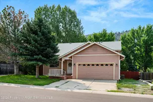 623 Ginseng Rd, New Castle, CO 81647 - Photo 2