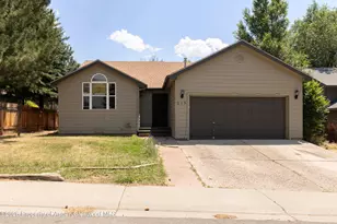 215 Lupine Dr, New Castle, CO 81647 - Photo 2