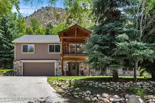 390 Jenny Pl, New Castle, CO 81647 - Photo 2