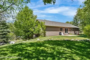 390 Jenny Pl, New Castle, CO 81647 - Photo 34