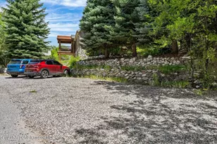390 Jenny Pl, New Castle, CO 81647 - Photo 4