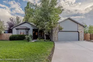 8 Stagecoach Ln, Carbondale, CO 81623 - Photo 2