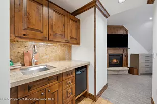 415 E Dean St #47 Weeks 51/52, Aspen, CO 81611 - Photo 24